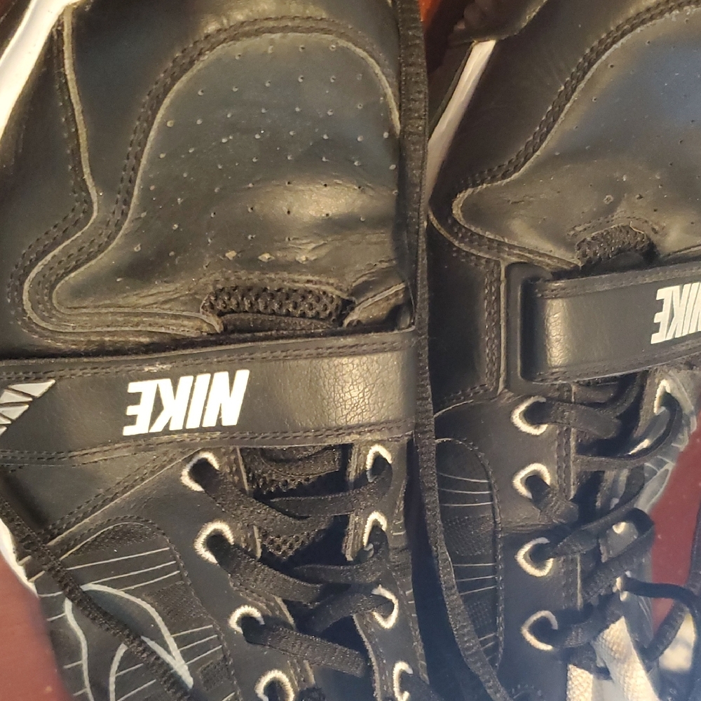 Nike Black Athletic Shoes with Durable Design